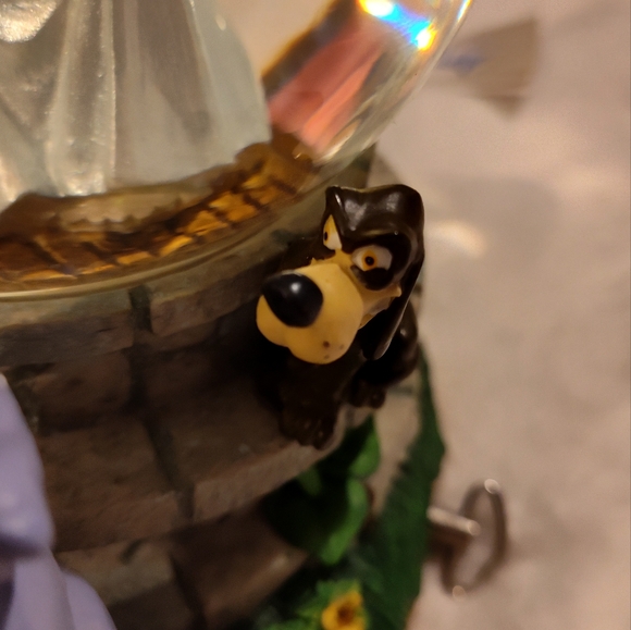 NEW!!! DISNEY CINDERELLA SNOW GLOBE - Picture 8 of 13